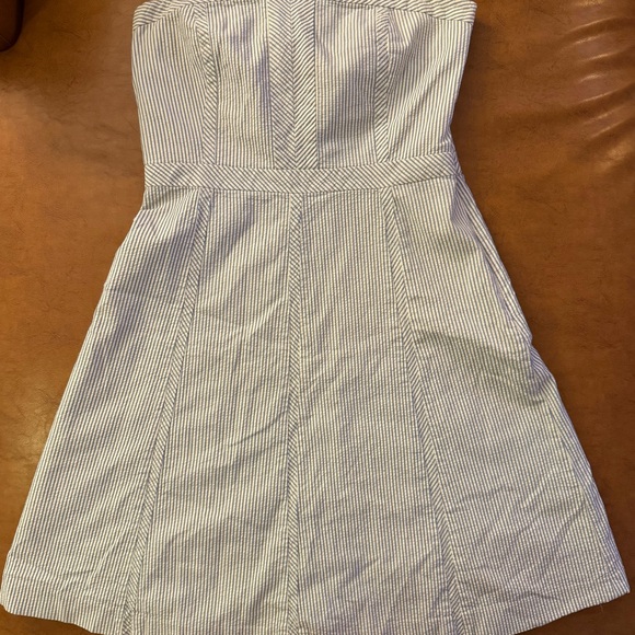 Banana Republic Dresses & Skirts - Banana Republic Strapless Cotton Blue And White Seersucker Dress Size 8